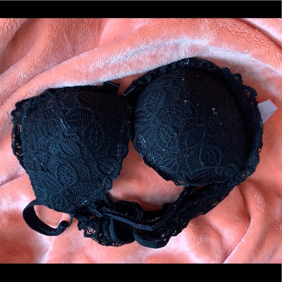 Vs front snap bra! - Picture 2 of 4